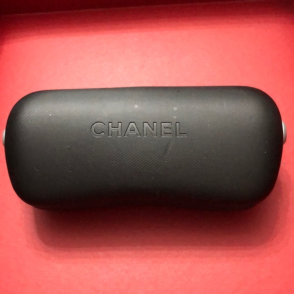🌺🌺CHANEL SUN GLASSES AUTHENTIC WITH BOX - Picture 3 of 9